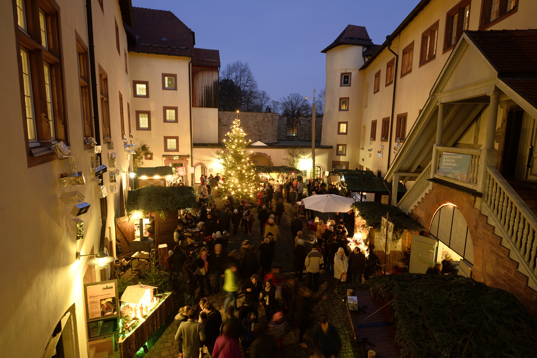 Märchenhafter Adventsmarkt im Schloss Neuenbürg