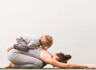 DROP IN ZUM KURS: Eltern-Kind Yoga (für Kinder 3-5 Jahre) - 10.10.2023