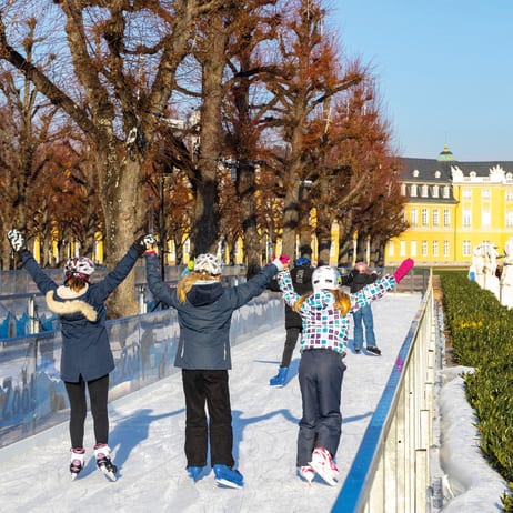 Eislaufspaß bei der Stadtwerke Karlsruhe WINTERZEIT